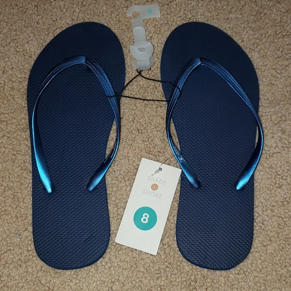 Shade & Shore Flip Flops- 2 pairs - Picture 2 of 8